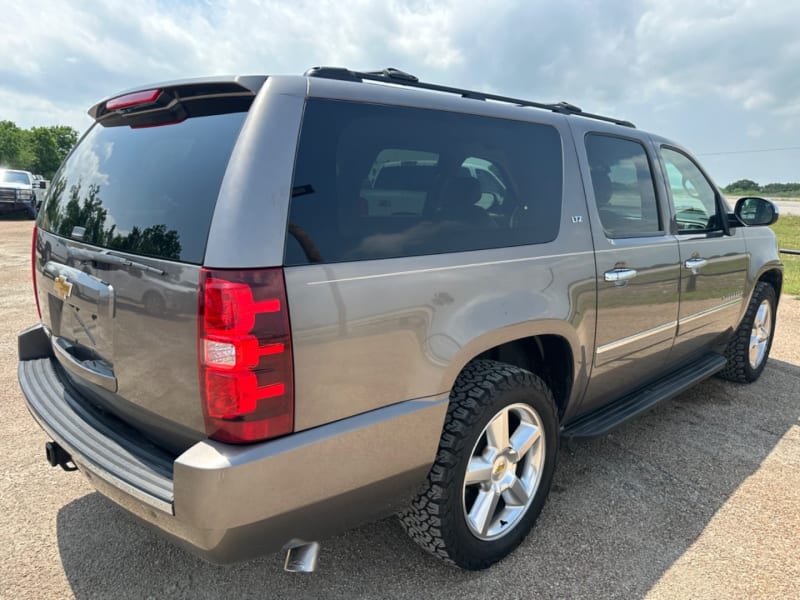 Chevrolet Suburban 2011 price $6,900