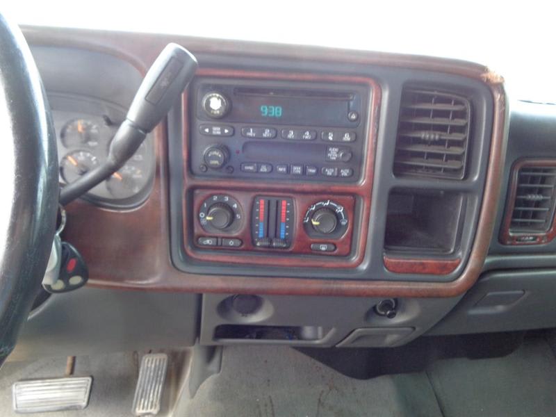 Chevrolet Avalanche 2004 price $3,990