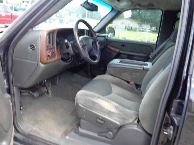 Chevrolet Avalanche 2004 price $3,990