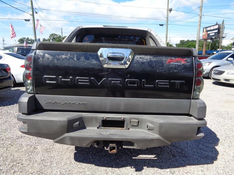 Chevrolet Avalanche 2004 price $3,990