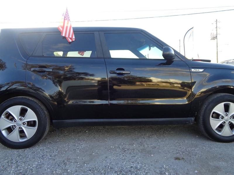 Kia Soul 2016 price $9,990