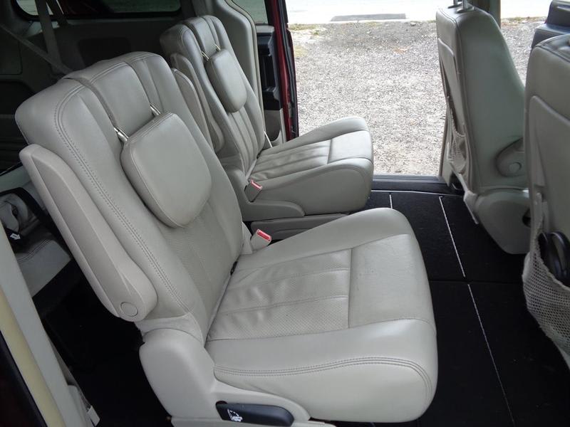 Chrysler Town & Country 2012 price $6,390