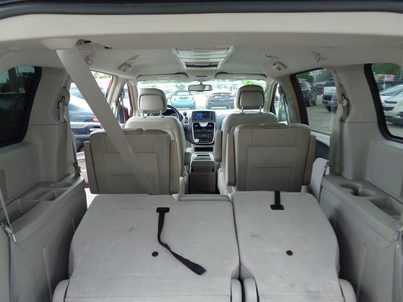 Chrysler Town & Country 2012 price $6,390