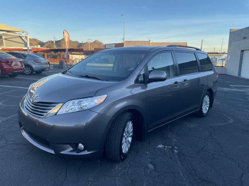 Toyota Sienna 2011 price $8,999