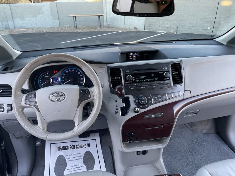 Toyota Sienna 2011 price $8,999