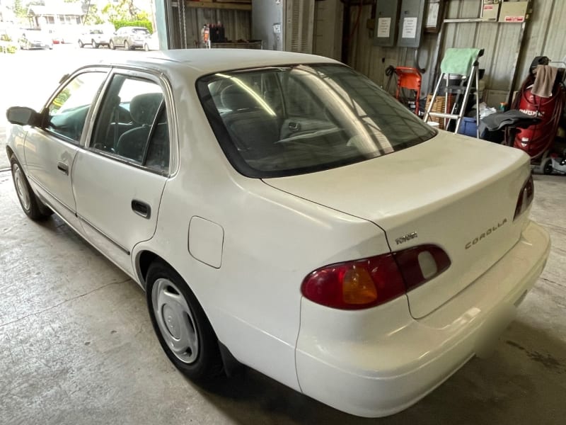 Toyota Corolla 1999 price $1,995