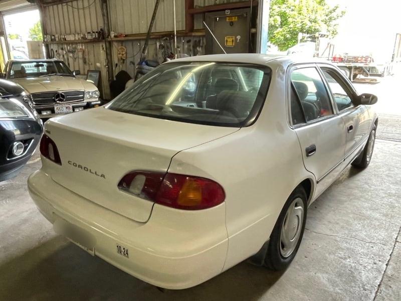 Toyota Corolla 1999 price $1,995