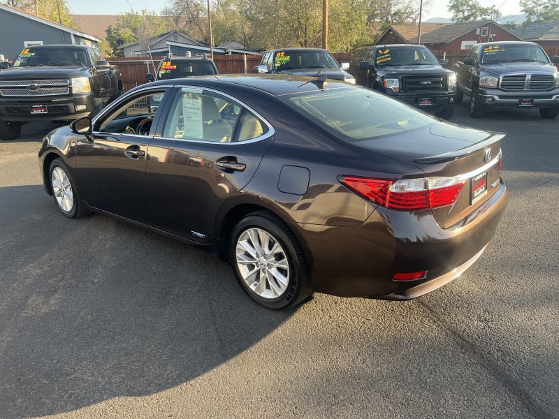 Lexus ES 300h 2013 price $20,995