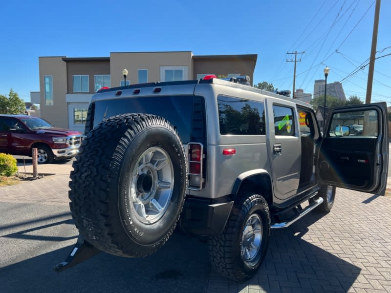 Hummer H2 2005 price $23,995