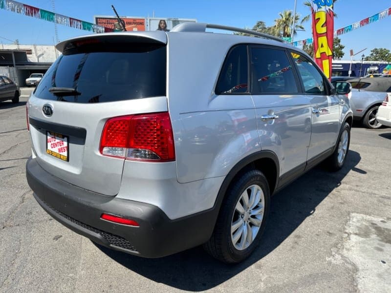 Kia Sorento 2011 price $11,495