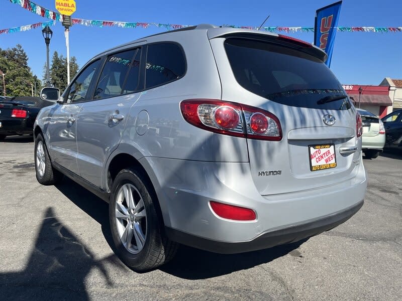 Hyundai Santa Fe 2010 price $9,995