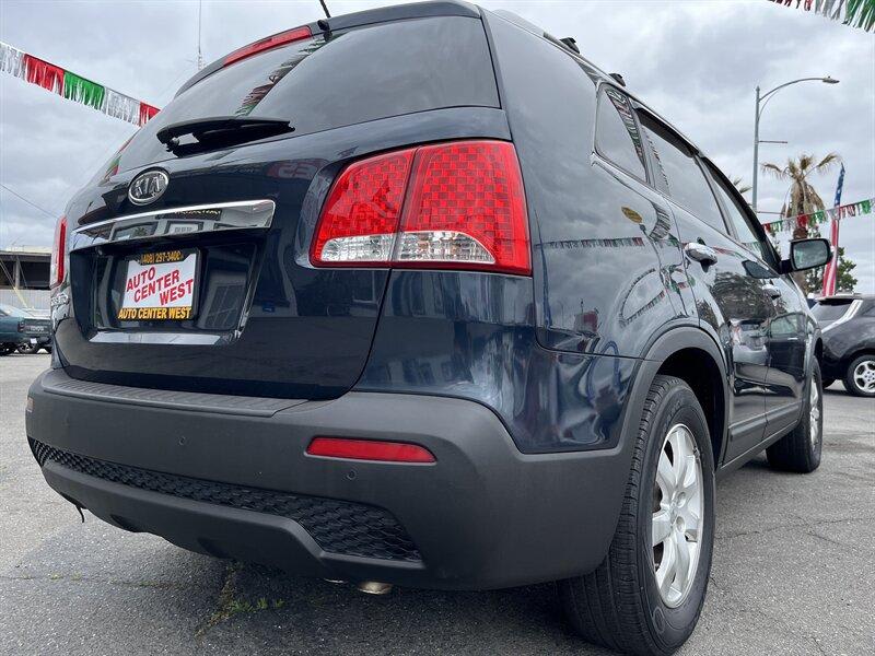 Kia Sorento 2012 price $10,995