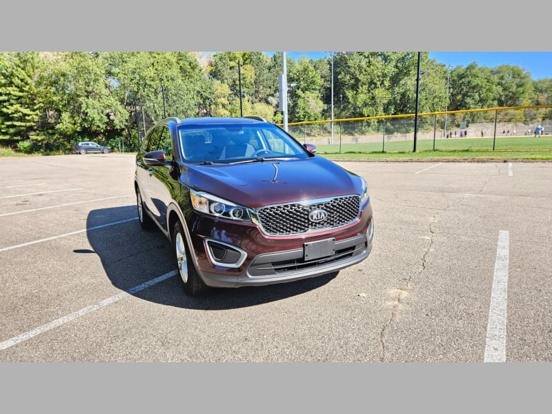 Kia Sorento 2016 price $10,995