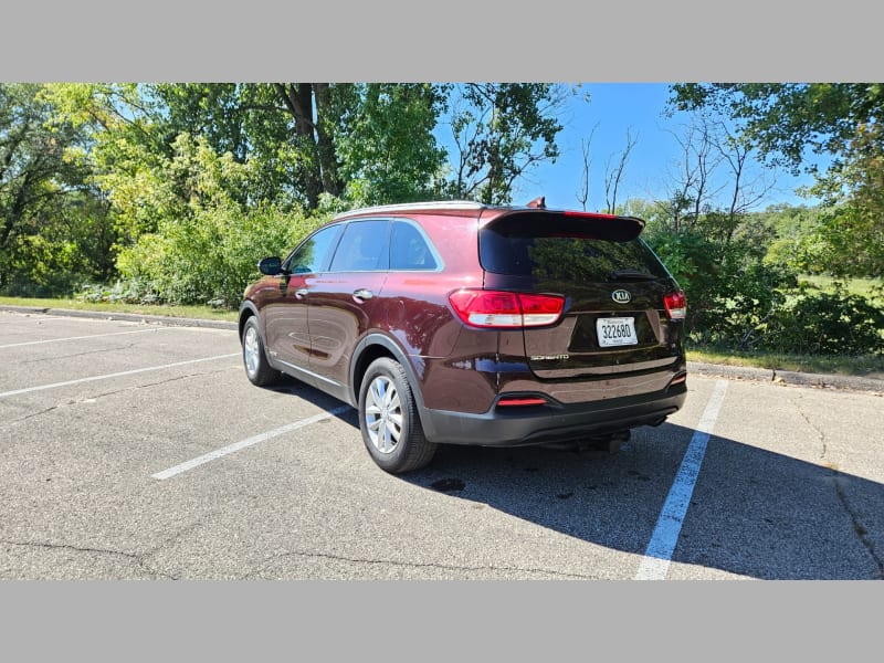 Kia Sorento 2016 price $10,995