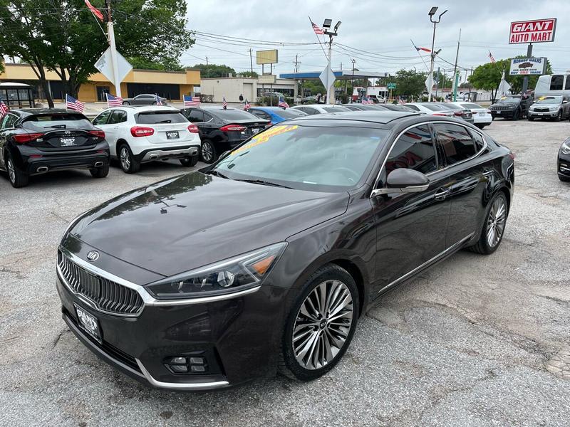 Kia Cadenza 2017 price $14,995