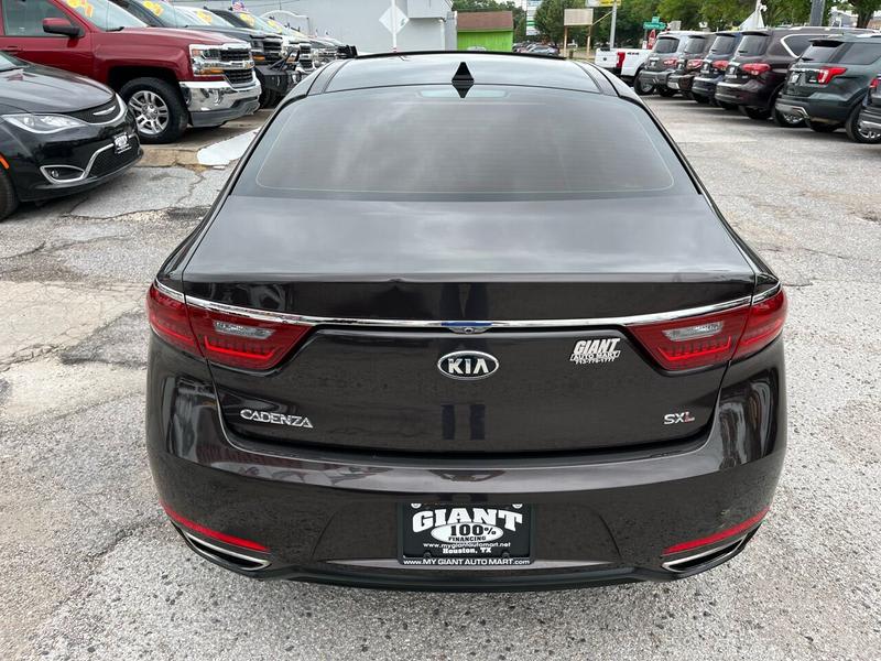 Kia Cadenza 2017 price $14,995