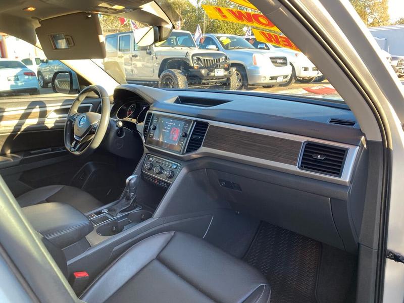 Volkswagen Atlas 2018 price $17,995