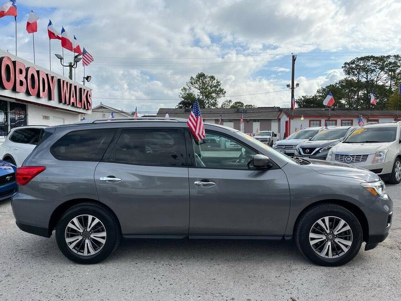 Nissan Pathfinder 2017 price $17,995