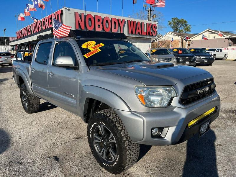 Toyota Tacoma 2015 price $21,995