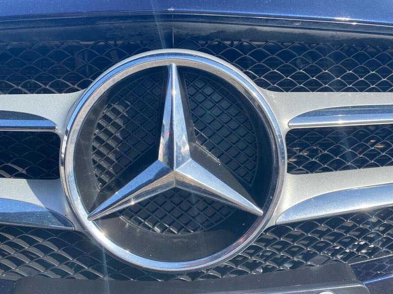 Mercedes-Benz C-Class 2016 price $22,995