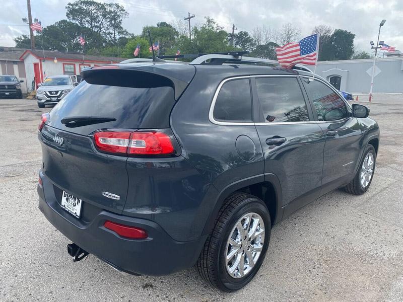 Jeep Cherokee 2018 price $16,995