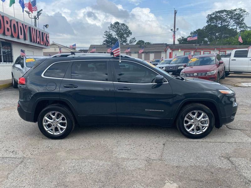 Jeep Cherokee 2018 price $16,995