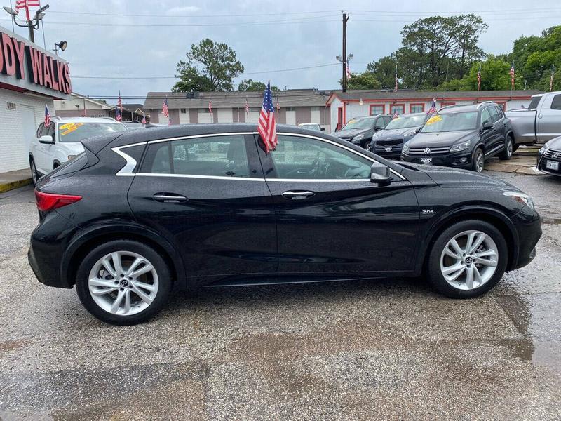 Infiniti QX30 2018 price $19,995