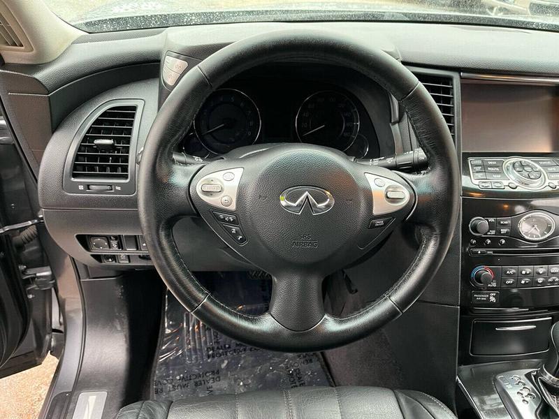 Infiniti QX70 2017 price $17,995