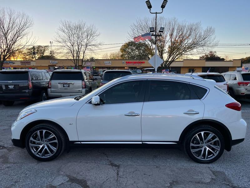 Infiniti QX50 2016 price $17,995