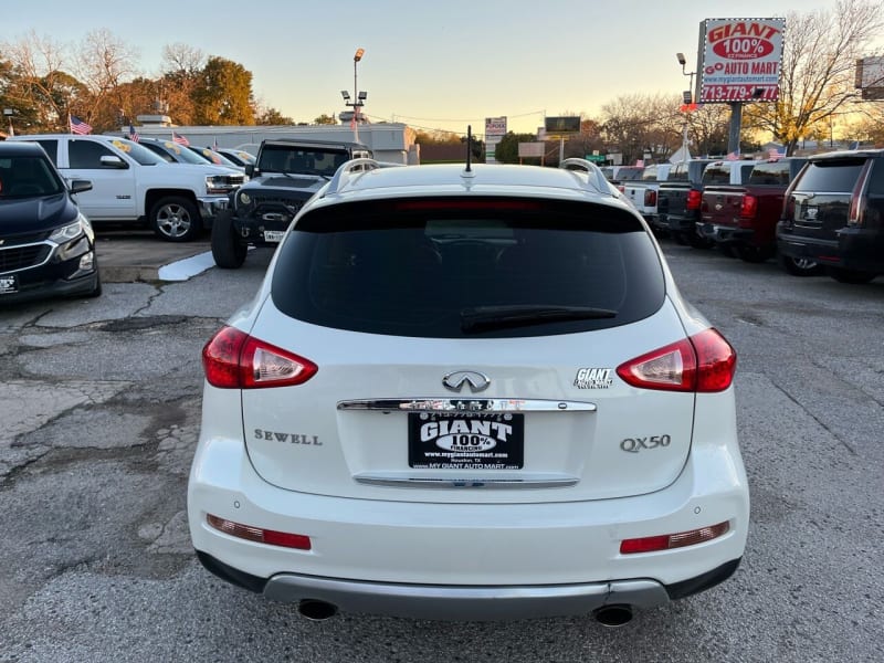 Infiniti QX50 2016 price $17,995