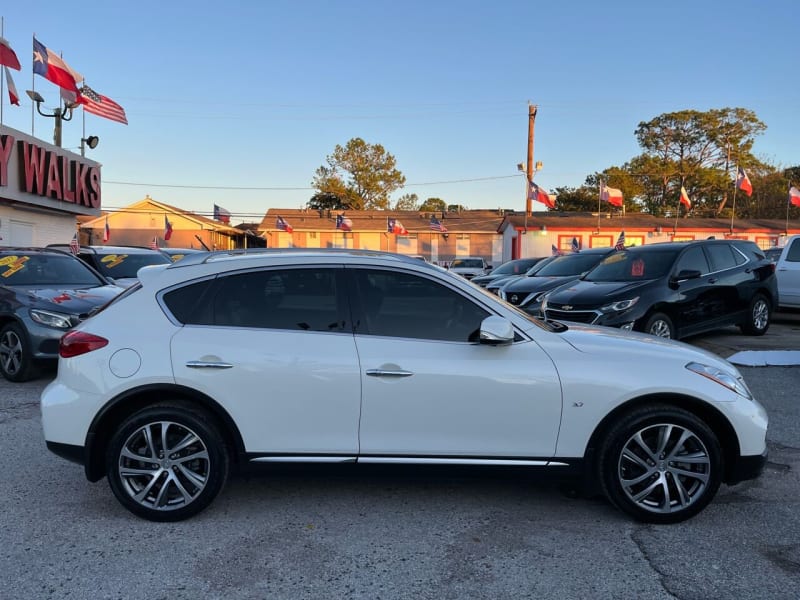 Infiniti QX50 2016 price $17,995