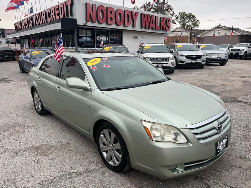 Toyota Avalon 2005 price $7,995