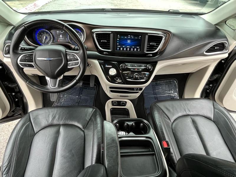 Chrysler Pacifica 2018 price $17,995