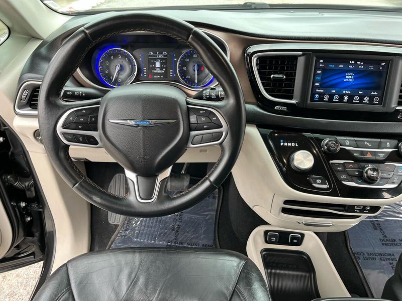 Chrysler Pacifica 2018 price $17,995