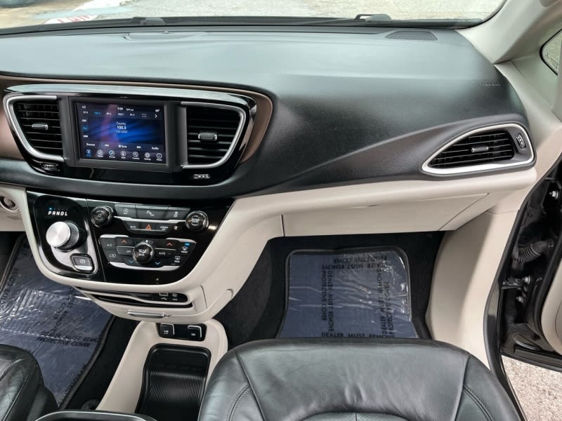 Chrysler Pacifica 2018 price $17,995
