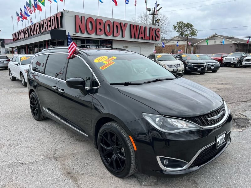 Chrysler Pacifica 2018 price $17,995