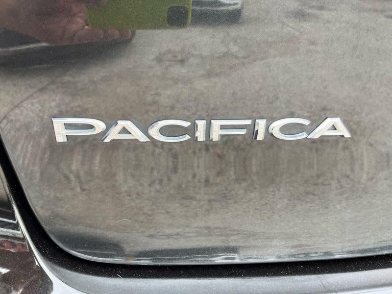 Chrysler Pacifica 2018 price $17,995