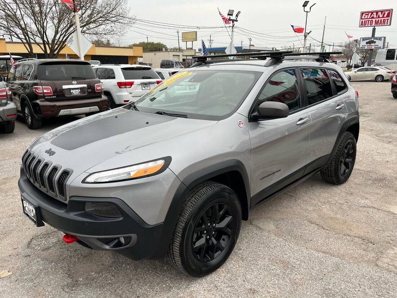 Jeep Cherokee 2015 price $15,995