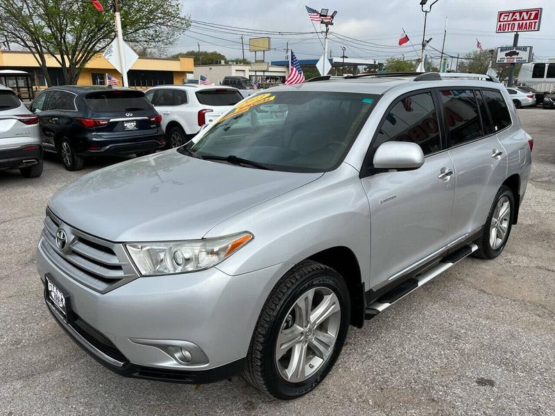 Toyota Highlander 2013 price $15,995