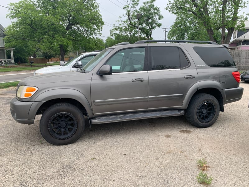 Toyota Sequoia 2004 price $5,450