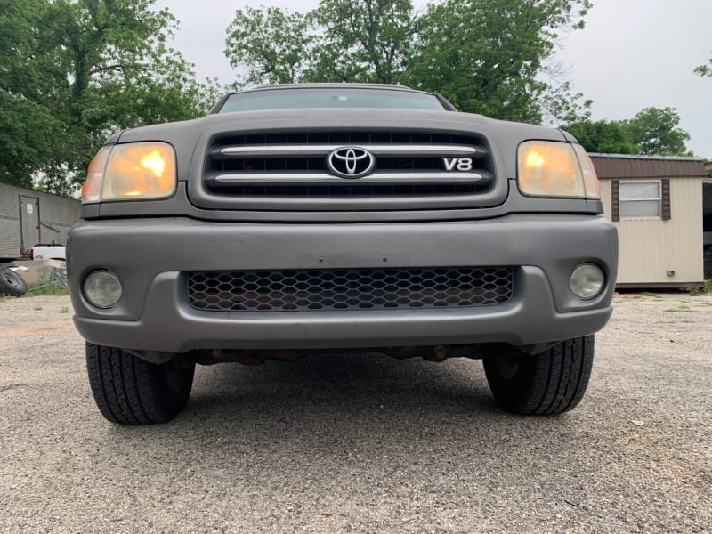 Toyota Sequoia 2004 price $5,450