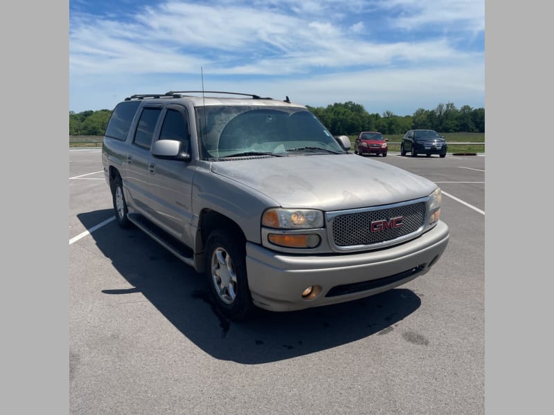 GMC Yukon XL Denali 2006 price $9,000