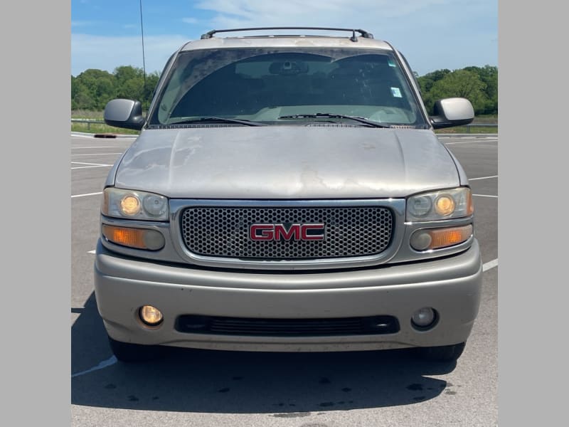 GMC Yukon XL Denali 2006 price $9,000