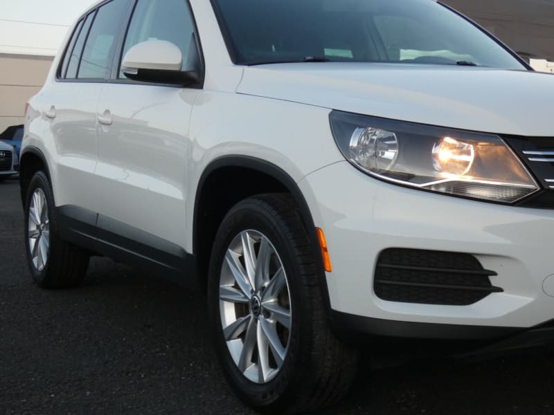 Volkswagen Tiguan 2015 price $12,500