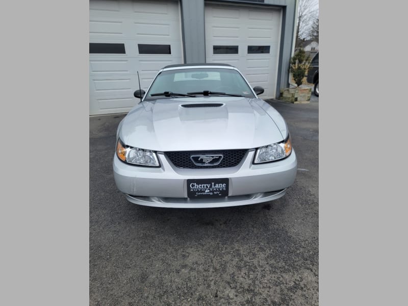 Ford Mustang 2000 price $6,300