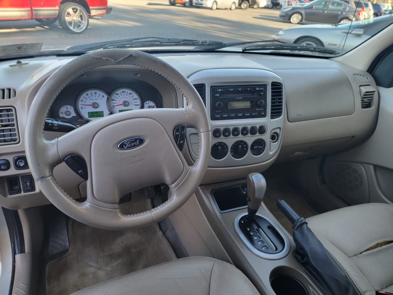 FORD ESCAPE 2005 price $4,995