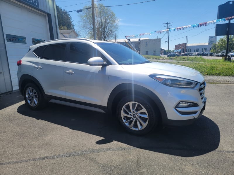 Hyundai TUCSON 2018 price $14,995