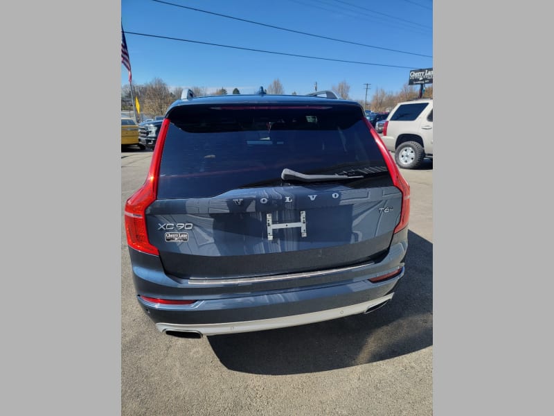 VOLVO XC90 2018 price $25,900