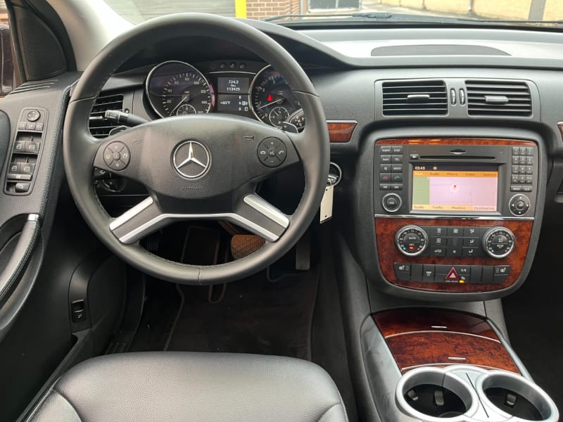 Mercedes-Benz R-Class 2010 price $10,401