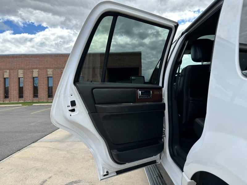 Lincoln Navigator 2012 price $10,995